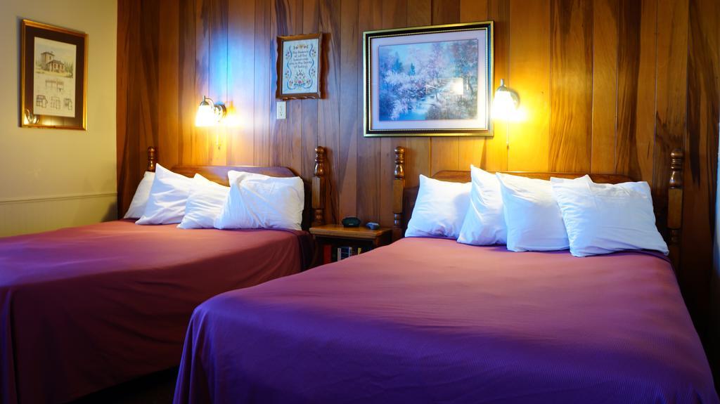 Harbor Haus Inn & Suites Херман Стая снимка