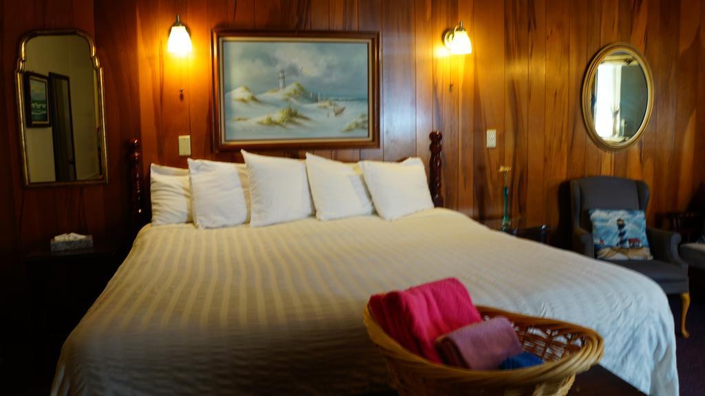 Harbor Haus Inn & Suites Херман Стая снимка