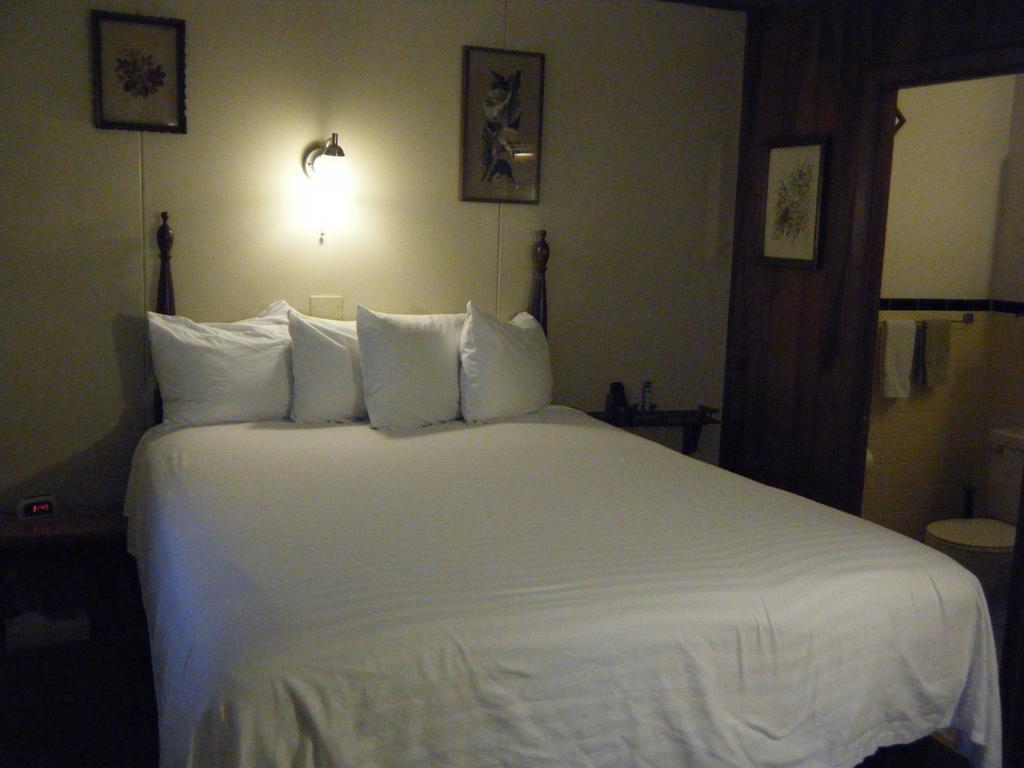 Harbor Haus Inn & Suites Херман Екстериор снимка