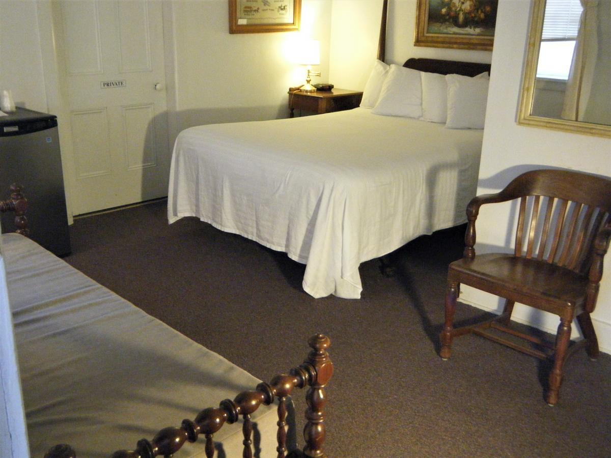 Harbor Haus Inn & Suites Херман Екстериор снимка